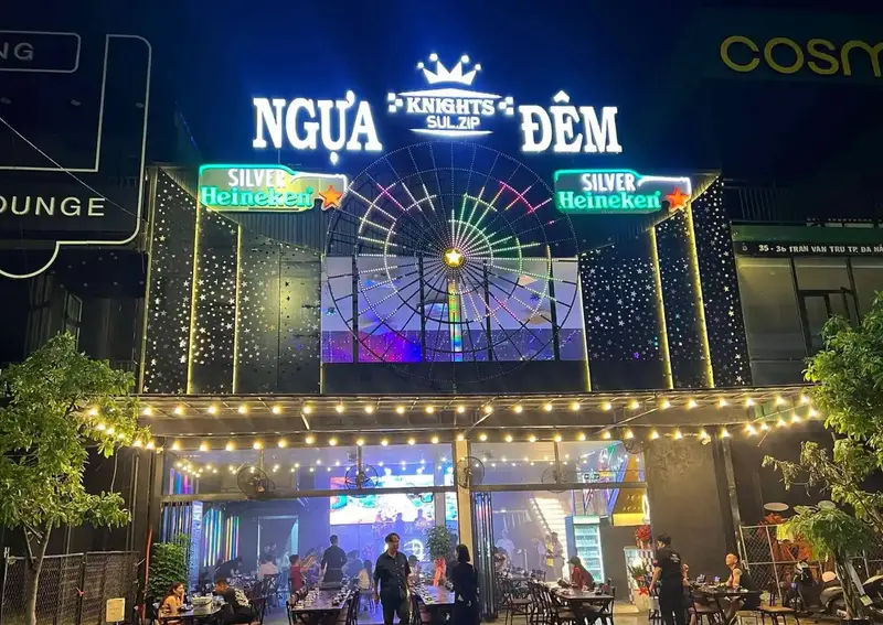 다낭 나이츠 술집 전경